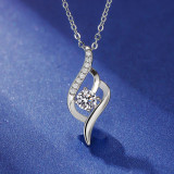 Los diamantes artificiales de cobre de la forma del corazón del estilo simple encantan el collar pendiente a granel