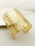 Brazaletes chapados en oro irregulares con revestimiento de pulido de acero inoxidable irregulares de estilo clásico