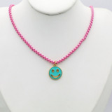 Collar con colgante de esmalte de cobre con cara sonriente informal