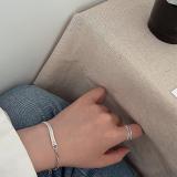 Pulseras chapadas en oro con revestimiento de cobre de color sólido de estilo simple