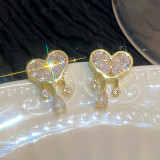 1 par de pendientes de circonita de cobre con incrustaciones en forma de corazón de estilo simple