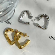 1 par de aretes de aro chapados en oro de 18 quilates con revestimiento de color sólido en forma de corazón de estilo simple