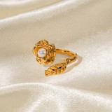 Estilo simple Estilo clásico Flor de hoja Chapado en acero inoxidable Incrustaciones de perlas artificiales Anillos abiertos chapados en oro de 18 quilates