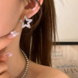 1 par de pendientes de circón con incrustaciones de cobre y perlas artificiales con forma de corazón y lazo de flor a la moda