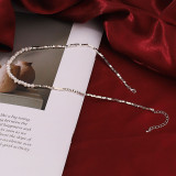 Collar chapado en plata con revestimiento de perlas de cobre irregulares de estilo simple