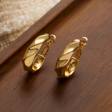 1 par de pendientes chapados en oro de 18 quilates con revestimiento geométrico de estilo simple