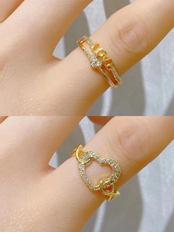 Anillo abierto de circón con incrustaciones de cobre y forma de corazón con letra dulce