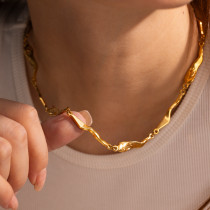 Collar chapado en oro irregular de 18 quilates con revestimiento de acero inoxidable estilo vintage