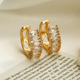 1 par de aretes de aro chapados en oro de 18 quilates con incrustaciones de cobre y circonita redonda brillante en forma de U