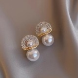 1 par de pendientes de perlas de diamantes de imitación de cobre con incrustaciones redondas de estilo Simple