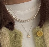 Collar con colgante de perlas artificiales con incrustaciones de cobre geométrico de estilo moderno