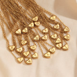 Collar con colgante chapado en oro de 14K chapado en cobre de acero inoxidable con forma de corazón y letra elegante informal