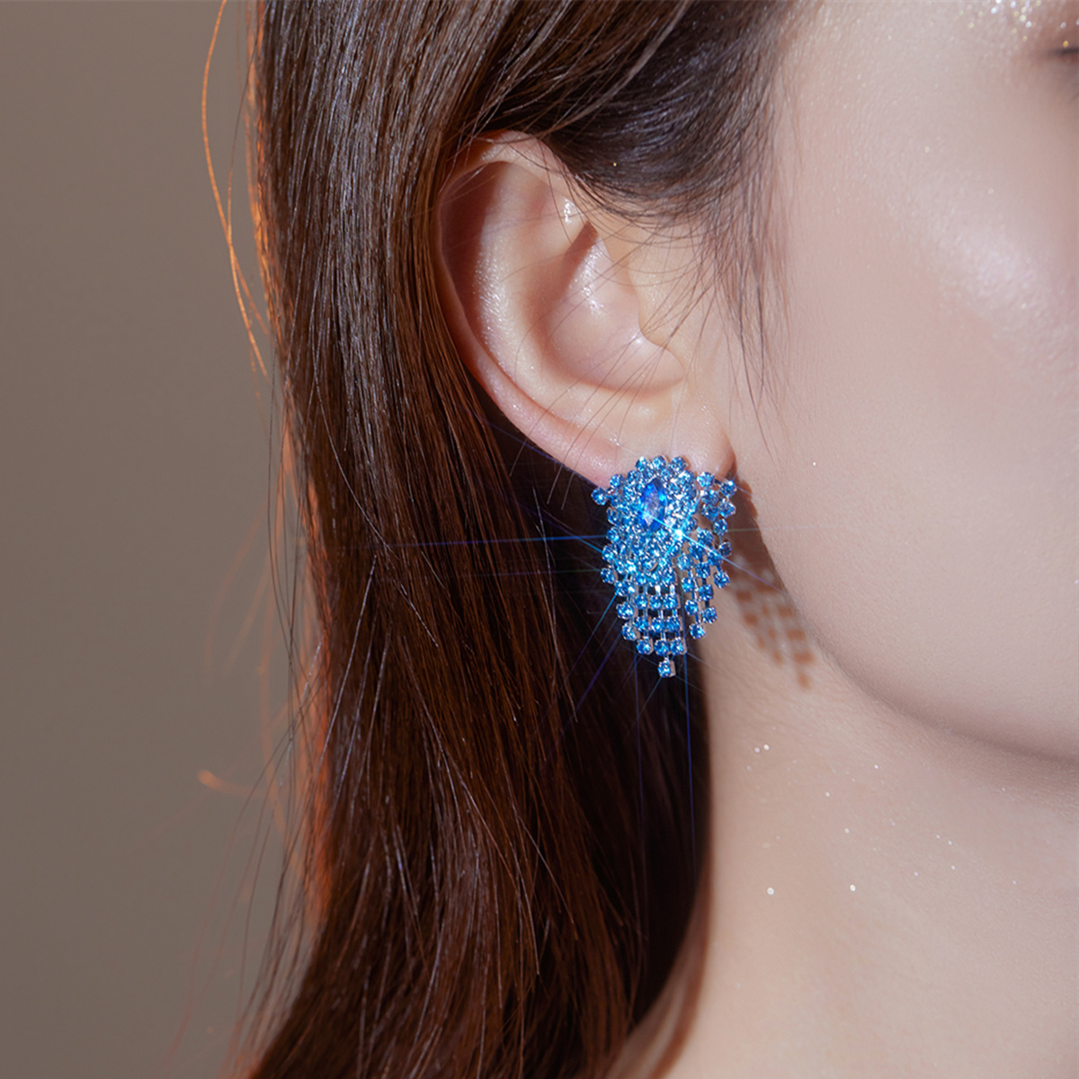 1 par de pendientes elegantes con incrustaciones geométricas de cobre y diamantes de imitación para mujer