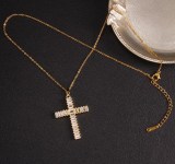 Collar con colgante de circonitas de cobre Glam Cross a granel