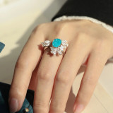Elegantes anillos abiertos con gemas con incrustaciones de latón ovalado brillante