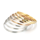 Pulsera chapada en oro de 18 quilates con revestimiento de acero inoxidable de color sólido de estilo simple