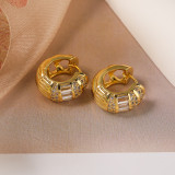 1 par de pendientes de aro chapados en oro de 18 quilates con incrustaciones de cobre y circonita redonda de estilo sencillo