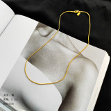 Collar de circón con incrustaciones chapadas en oro y cobre de resina sintética con forma de corazón de oso a la moda, 1 pieza