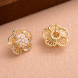 1 par de pendientes chapados en oro de 14K con incrustaciones de flores dulces estilo IG, circonita perla de cobre