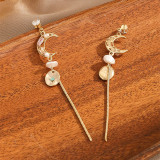 1 par de pendientes colgantes de circonita de perlas de agua dulce de cobre con incrustaciones de borlas de retazos de Luna de estilo británico de estilo romano