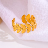 Anillos abiertos chapados en oro de 18 quilates con revestimiento de acero inoxidable redondo cruzado estilo romano de estilo simple