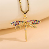 Collar con colgante chapado en oro de 18 quilates con incrustaciones de esmalte de acero inoxidable y mariposa de abeja de serpiente de estilo romano retro para dama