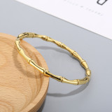 Brazalete chapado en oro de bambú con revestimiento de acero inoxidable en forma de C de estilo simple