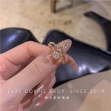 Anillo abierto de circón con incrustaciones de mariposa de cobre y mariposa de estilo simple
