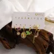 Pendientes chapados en oro de 14 quilates con circonita esmaltada asimétrica de cobre con dibujos animados de Yakemiyou
