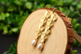 1 par de pendientes colgantes chapados en oro de 18 quilates con perlas de agua dulce y chapado en Flor Retro