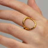 El chapado de acero inoxidable ovalado de estilo simple ahueca hacia fuera los anillos chapados en oro de 18 quilates