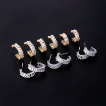 3 pares de aretes chapados en oro blanco con incrustaciones de cobre y diamantes en forma de C de estilo simple