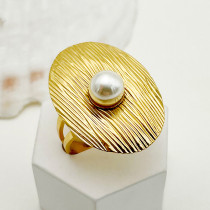 Anillos abiertos de perlas chapados en oro con incrustaciones de acero inoxidable ovaladas de estilo vintage elegante al por mayor