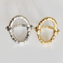 Venta al por mayor de anillos abiertos ahuecados de acero inoxidable y titanio de Color sólido ovalado de estilo Simple Retro