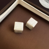 1 par de pendientes de esmalte de cobre con flor dulce