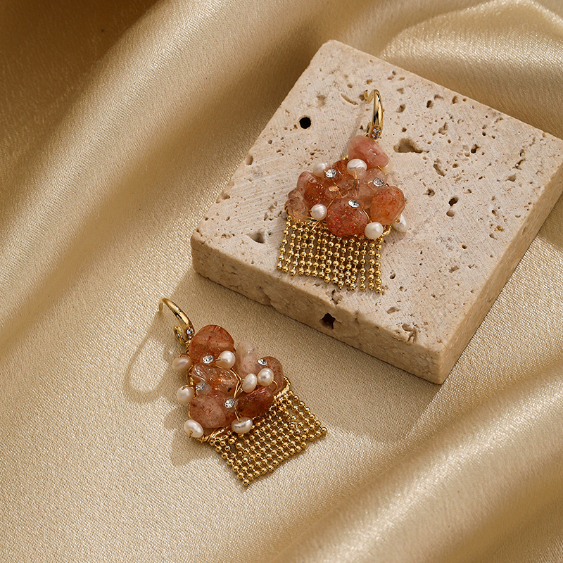 1 par de pendientes colgantes de circonita de cobre con incrustaciones de perlas y borlas irregulares