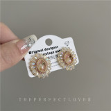 1 par de pendientes con diamantes de imitación de cristal de cobre con incrustaciones de flores brillantes y dulces
