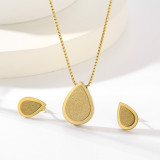 Conjunto de joyería chapada en oro de 18 quilates con forma de corazón y mariposa de acero titanio y mariposa dulce