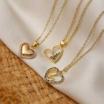 Elegante collar con colgante chapado en oro de 18 quilates con incrustaciones de cobre y forma de corazón para mujer
