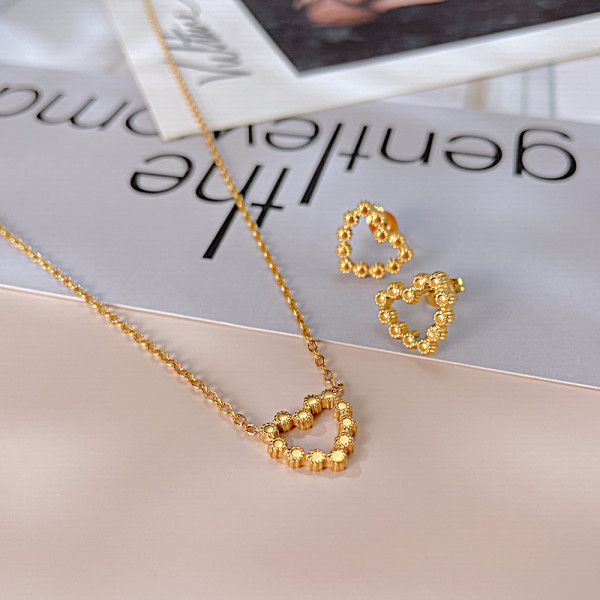 Collar de pendientes de acero inoxidable con forma de corazón de estilo simple estilo IG