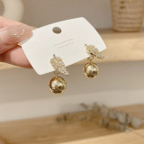Pendientes de circón con perlas artificiales con incrustaciones de cobre y nudo de lazo en forma de corazón a la moda, 1 par