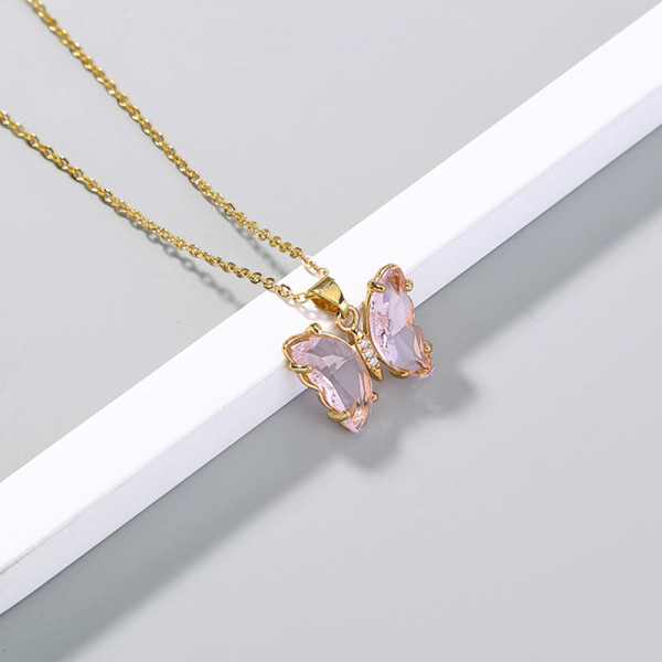 1 pieza de collar con colgante de cristal con incrustaciones de cobre y mariposa a la moda