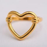 Anillos chapados en oro de 18 quilates con revestimiento de acero inoxidable en forma de corazón de estilo clásico