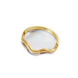 El estilo simple agita los anillos plateados oro Titanium del acero 18K a granel