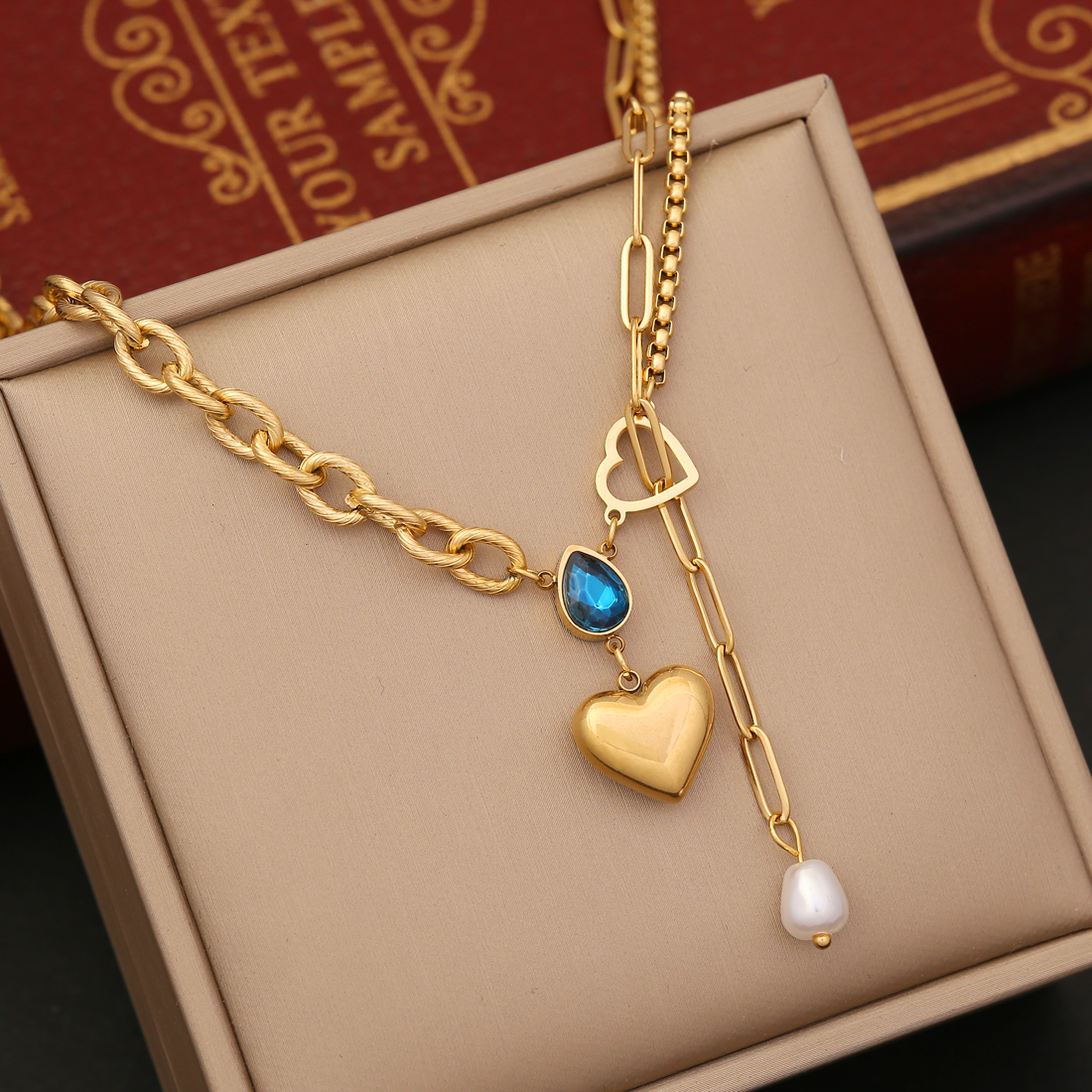 Collar de pendientes de pulseras de circón con incrustaciones de chapado de perlas de acero inoxidable en forma de corazón de moda
