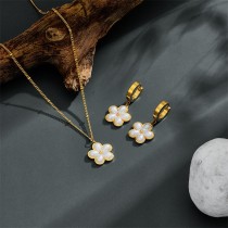 Collar chapado en oro de los pendientes de las perlas artificiales del chapado de acero titanio de la flor dulce