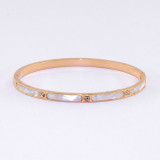 Brazalete chapado en oro de 18K con incrustaciones de acero de titanio y serpiente con forma de corazón redondo de estilo Simple