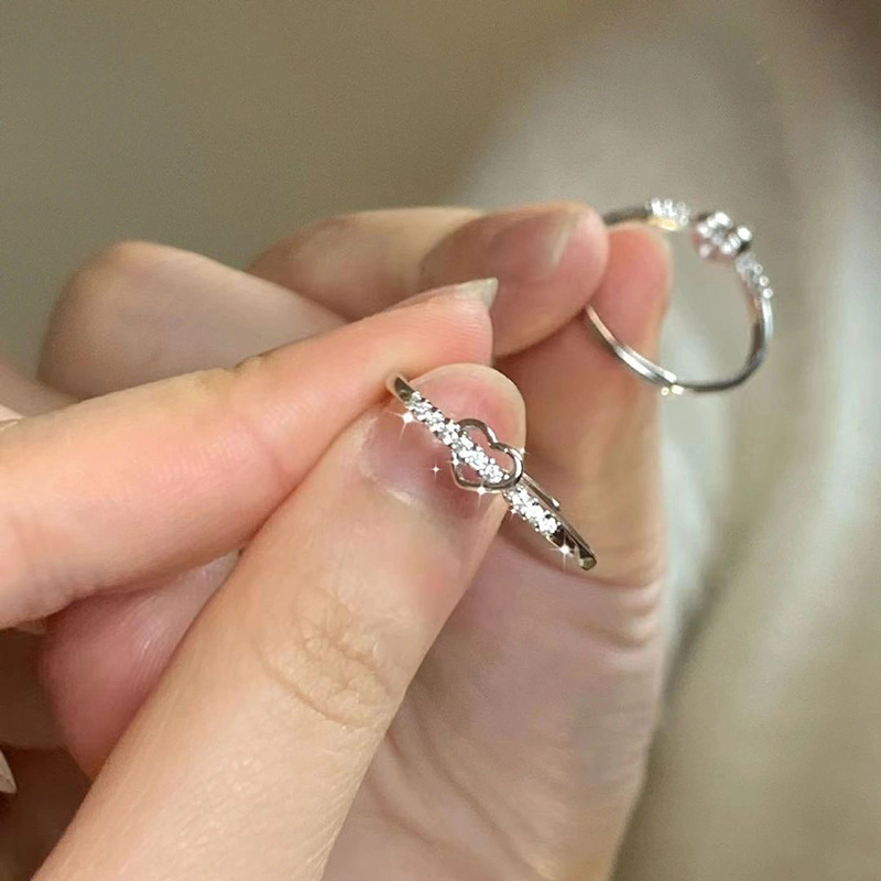 Anillos de circón con incrustaciones de cobre en forma de corazón de estilo simple