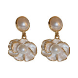 1 par de pendientes de esmalte de cobre con flor dulce