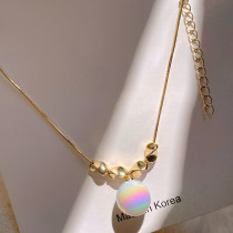 Collar chapado en oro de perlas artificiales con incrustaciones de cobre geométrico de estilo simple